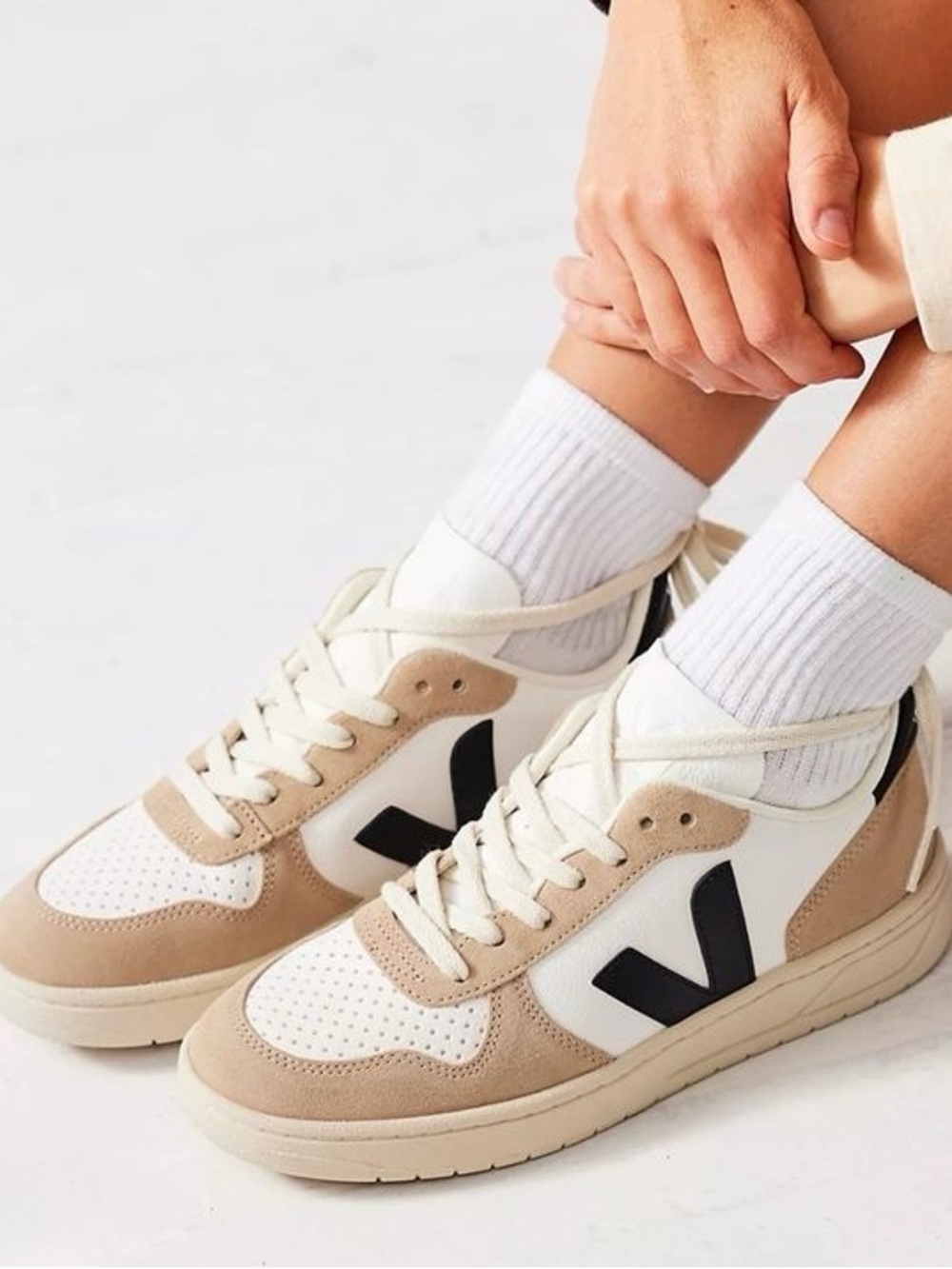 Veja V-10 White Black Sahara Low Top Sneakers Leather Suede EU 39 US Women's 8 - Picture 2 of 12